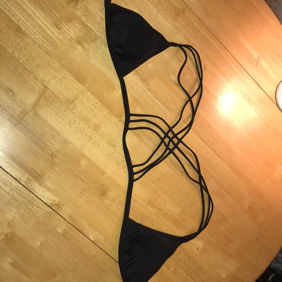 Bikini - Picture 3 of 3